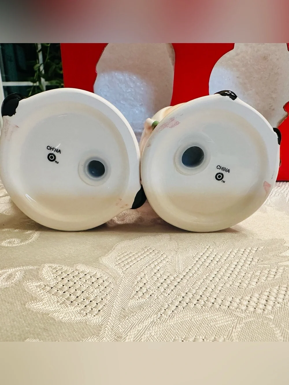 2012 Target Santa & Mrs. Claus Ceramic Salt & Pepper Shaker Set Pristine